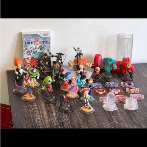 Wii infinity Disney starter pack plus extras